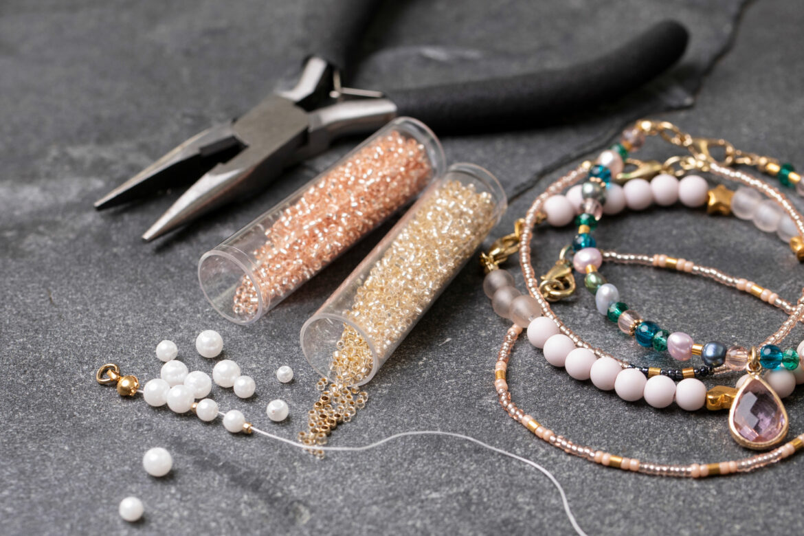DIY sieraden: Onmisbare technieken voor sieraden met kralen